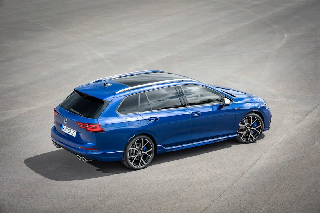 Volkswagen Golf R Variant (2022) statisch, achteraanzicht Volkswagen Golf R Variant (2022) statisch, achteraanzicht