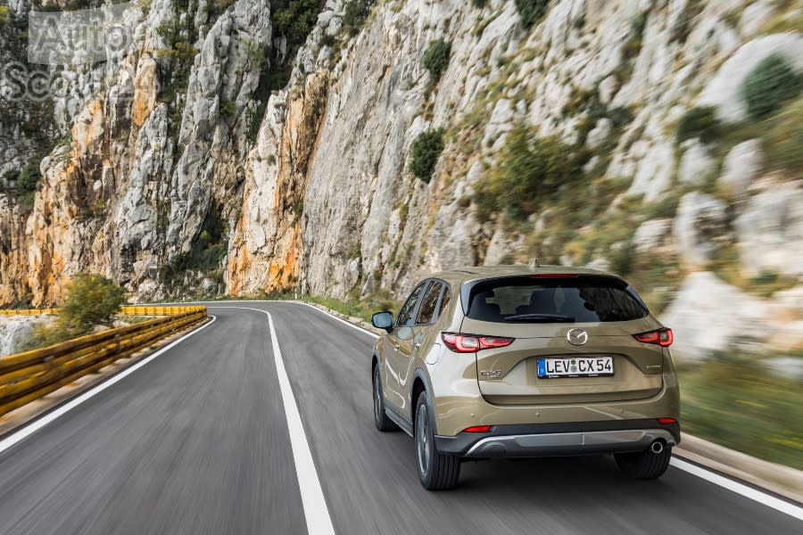 2022_mazda_cx-5_newground_hr_act_27_highres(1).jpg