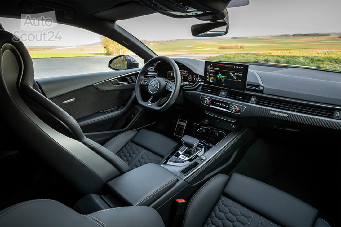 imagen audi rs5 sportback puesto conduccion.jpg