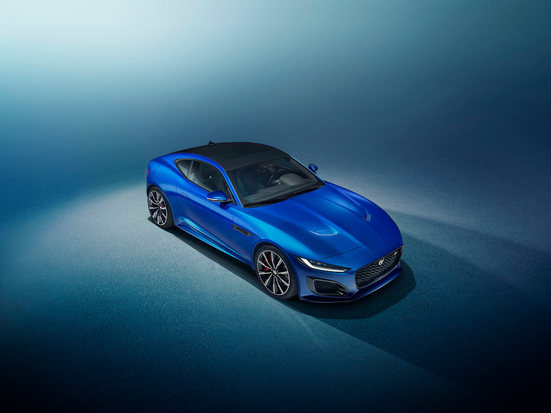 Jag_F-TYPE_R_21MY_Image_Studio_Exterior_Velocity_Blue_02.12.19_03.jpg