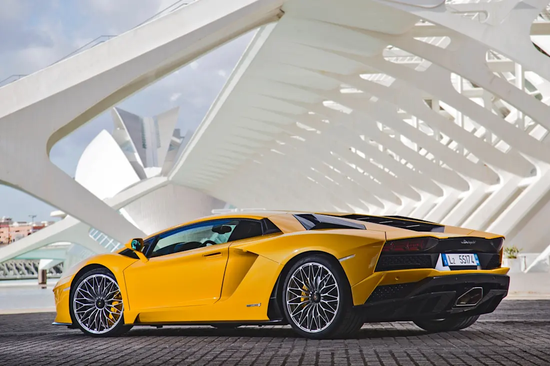 lamborghini aventador s 4