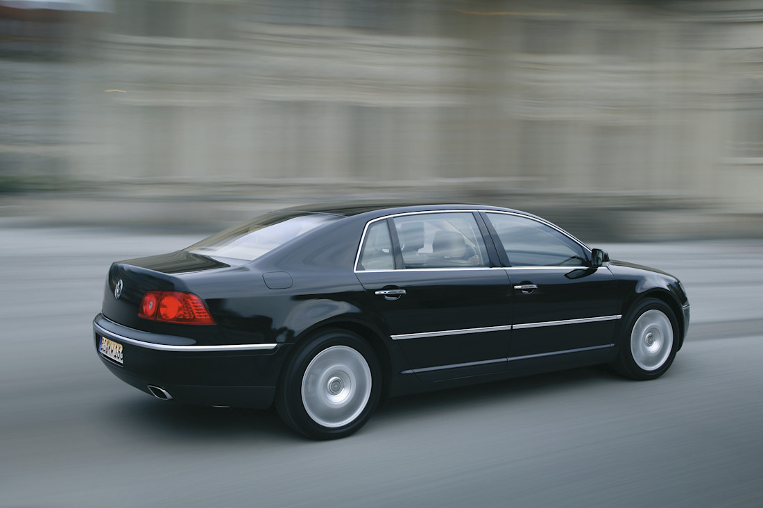 volkswagen_phaeton_long_2