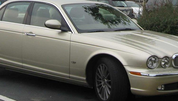 Jaguar XJ8