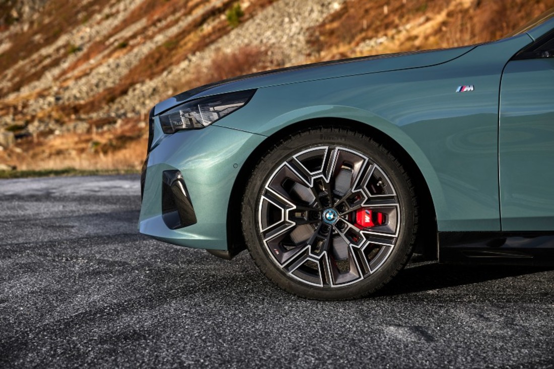 bmw-serie.5-touring-2024.9.jpg