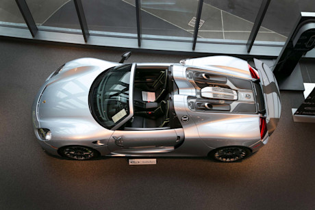 Editorial porsche classic factory restoration 17 jw