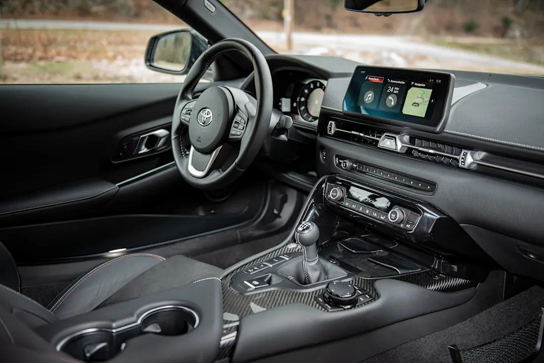 Toyota-Supra-3.0-iMT-Cockpit Toyota-Supra-3.0-iMT-Cockpit