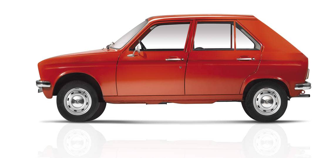 2W5lYt2vwl1HBcSNUMHVge-0f2a8646f752083c27b9cf46b7af1de0-peugeot-104-side-1100