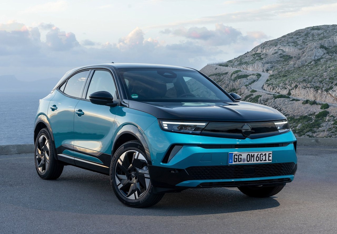 Opel-Mokka-2025-frontale Seitenansicht