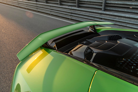 Editorial 2023 lamborghini huracan tecnica 17 sha