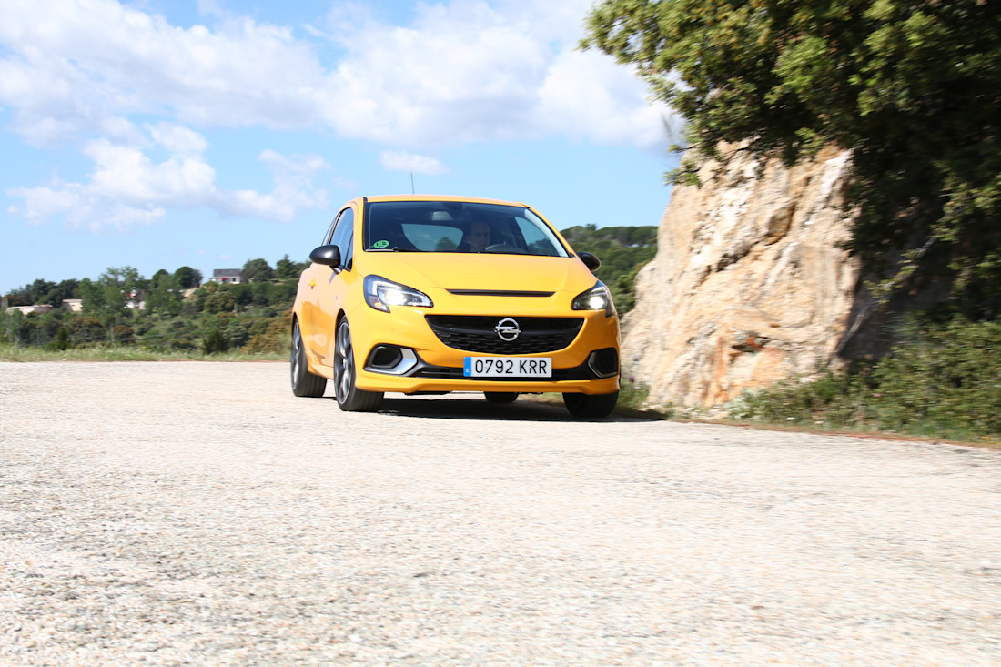 Opel Corsa GSi (44).JPG