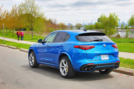 Editorial 2019 alfa romeo stelvio quadrifoglio awd 07 dw