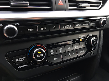 Editorial 2020 kia niro ev sx touring 34 db fr