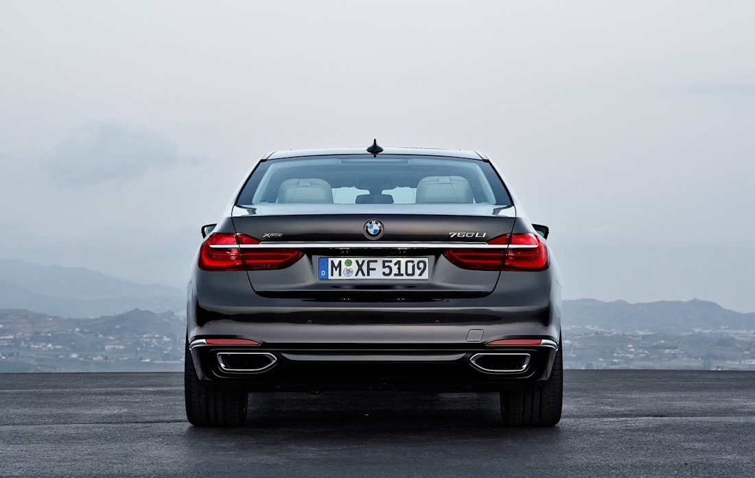 BMW-7-Series-2016 5