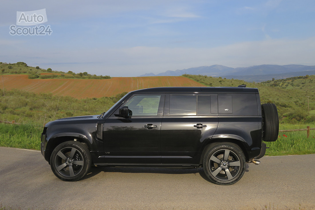 6_land_rover_defender 110 V8.JPG