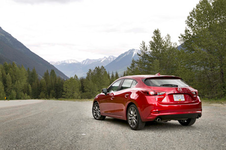 Editorial 2018 mazda3 sport gt 03 jw