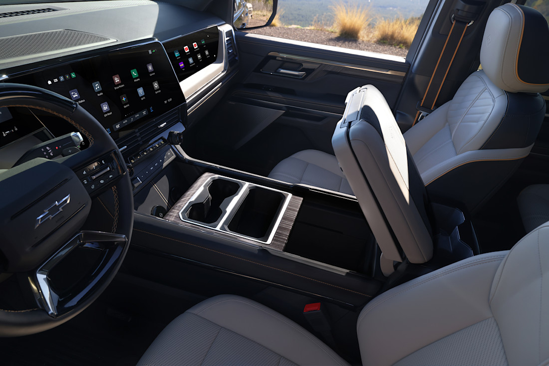 MY27_Chevrolet_Silverado_High Country_Multi-Flex.jpg