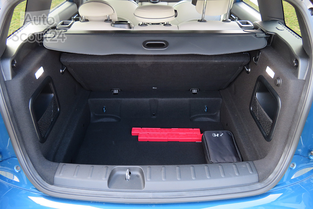 20_mini_clubman_maletero fondo.JPG