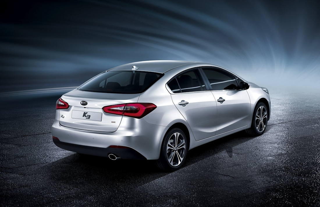 kia-cerato-back