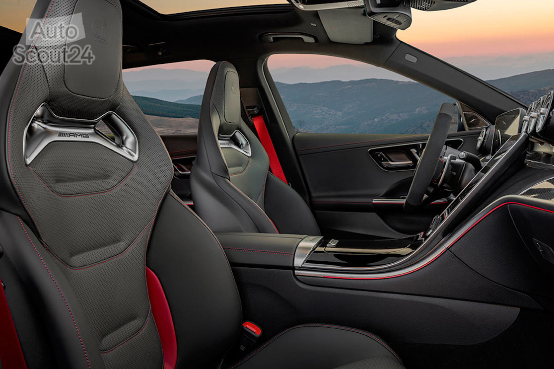 Mercedes-AMG C63 S EPerformance 2022 (48).jpg