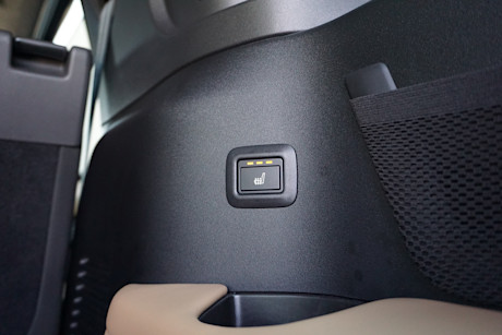 2025 Land Rover Defender 130 Review + Video Body Image