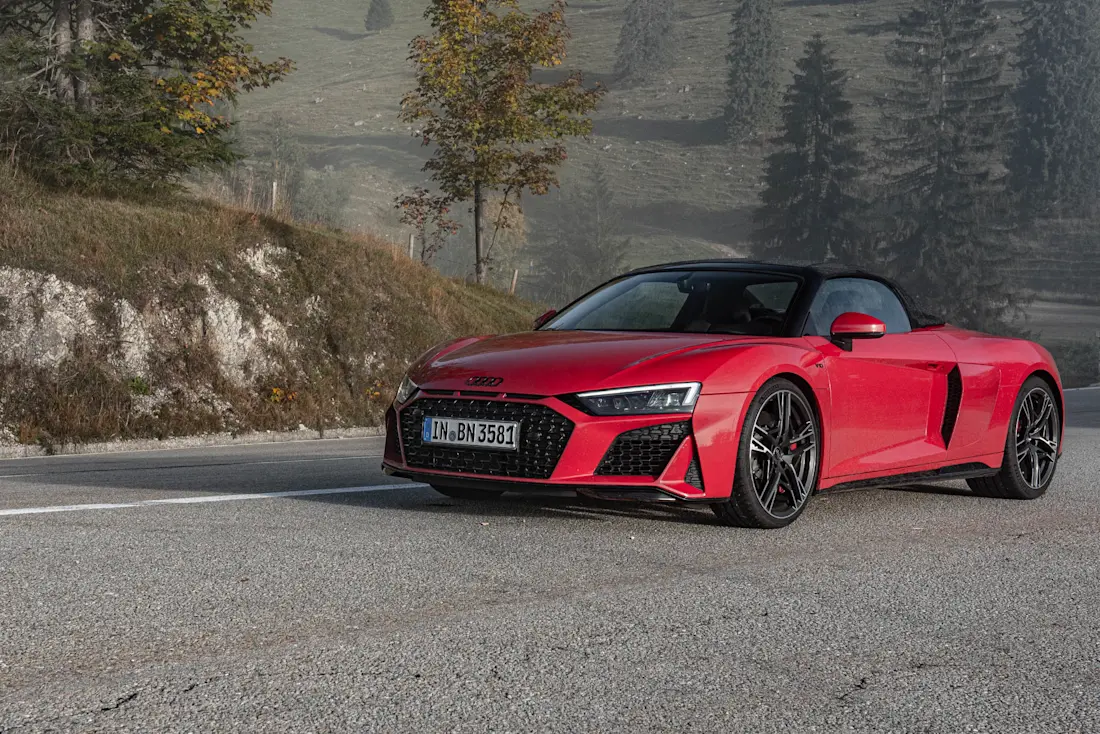 Audi-R8-V10-Spyder-RWD-2022-Front-Side Audi-R8-V10-Spyder-RWD-2022-Front-Side