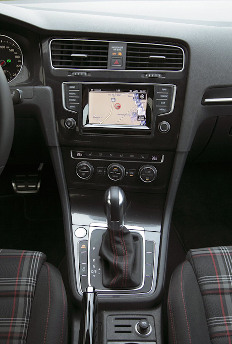 Editorial 2015 volkswagen gti 5 door performance package jw 16