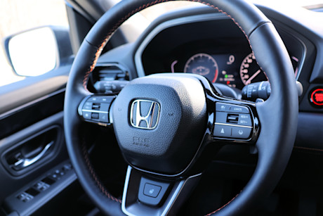 Editorial 2024 honda pilot review interior steering wheel
