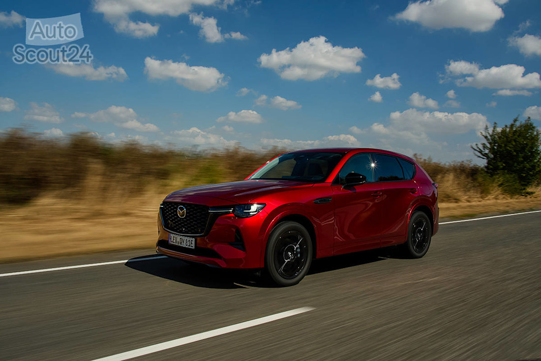 MazdaCX-60_Homura_Germany_act_-(16).jpg