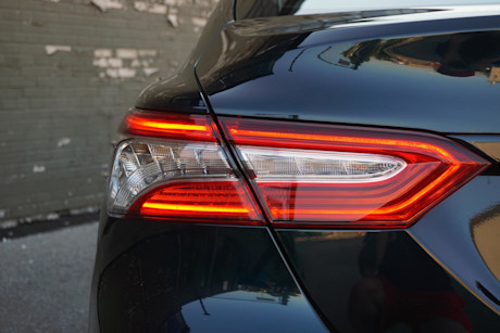 Editorial 2020 toyota camry hybrid xle 11 di