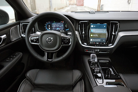 Editorial 2024 volvo v60 recharge t8 awd polestar engineered td 240227 22 jl