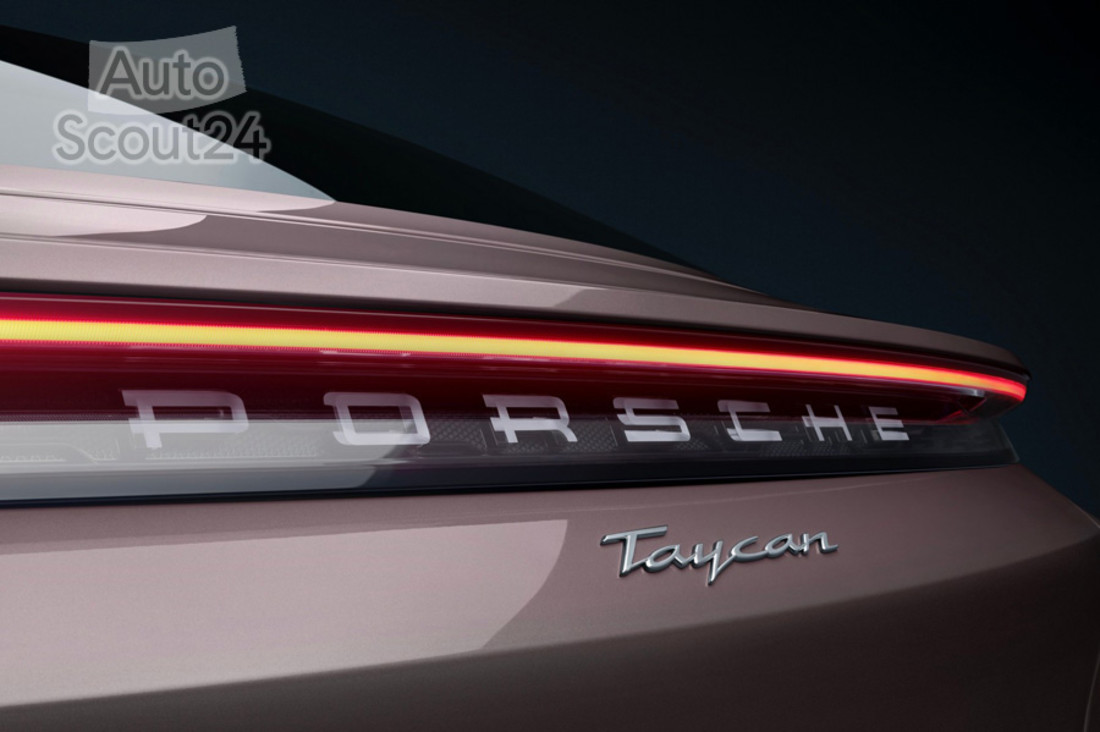 2021-Porsche-Taycan-1.jpg