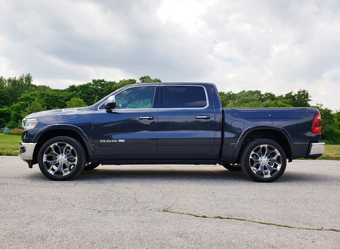 Editorial 2019 ram 1500 laramie longhorn 03 sw
