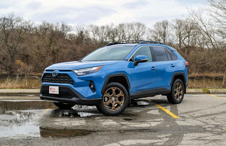 Editorial 2023 toyota rav4 xle hybrid 230619 02 sha