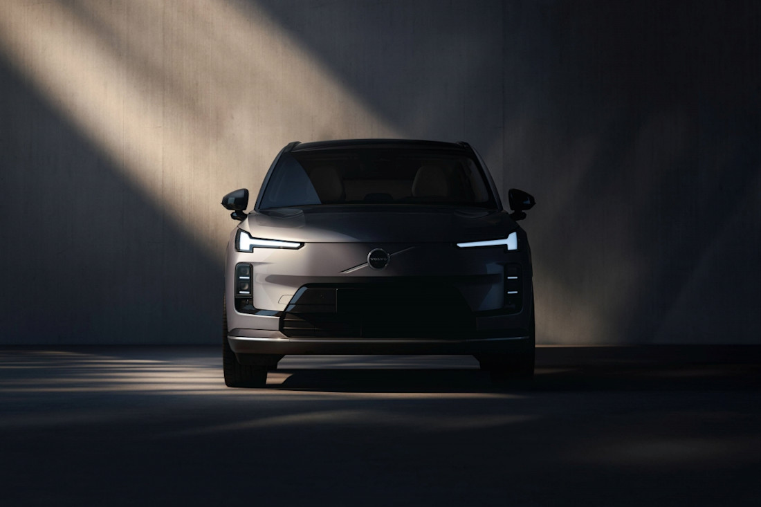 volvo-xc70-2026 (3).jpg