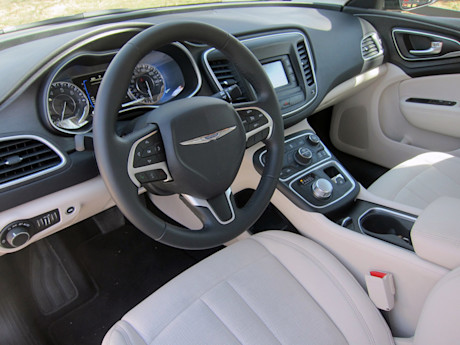 Editorial 2015 chrysler 200 pw 09 928