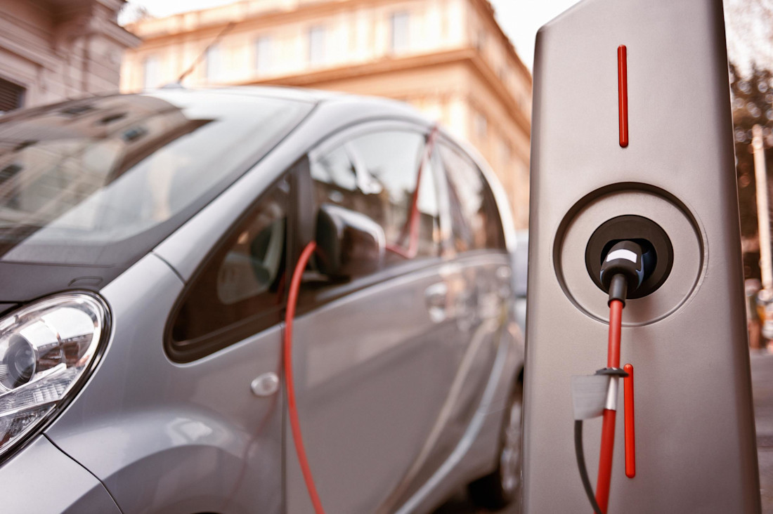Kaufanfragen zu E-Autos seit Einführung des Umweltbonus rasant angestiegen