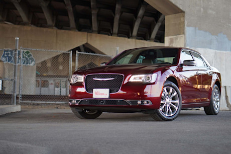 Editorial 2020 chrysler 300 limited awd 03 jl