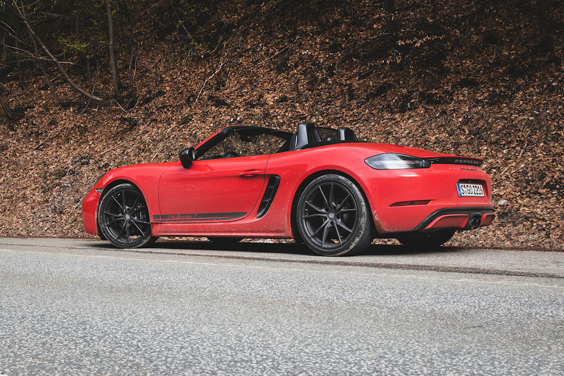 Porsche 718 Boxster T: Get out and drive!