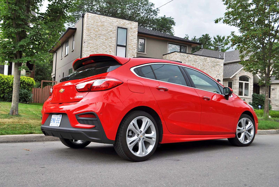 Editorial 2017 chevrolet cruze hatchback premier 04 mb