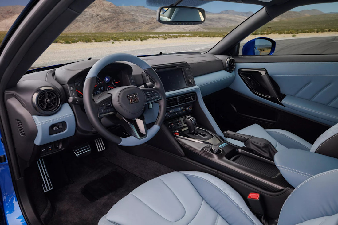 Nissan-GT-R-Specials-2024-interior (3).jpg