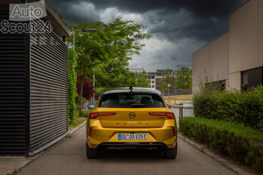 new_opel_astra_001(1).jpg
