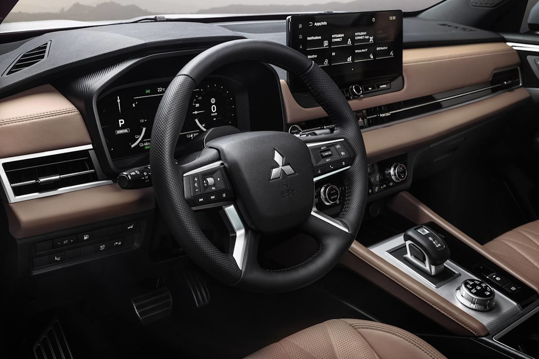 NewOutlanderPHEV(19).jpg