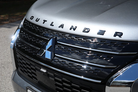 Editorial 2024 mitsubishi outlander phev gt premium 49