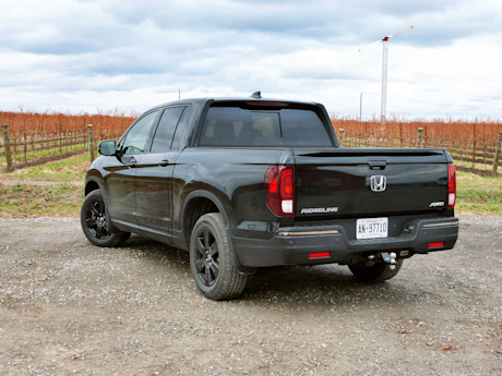Editorial 2018 honda ridgeline black edition 06 jb