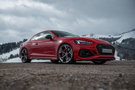 audi-rs-5-coupe-2024-front-seite