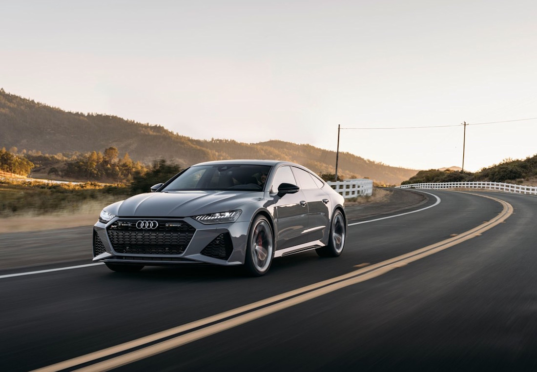 Audi-RS7 Sportback performance-2023-frontale Seitenansicht 2