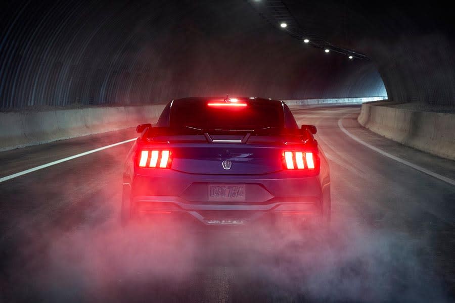 Ford-Mustang-Dark-Horse-nuevo (1).jpg