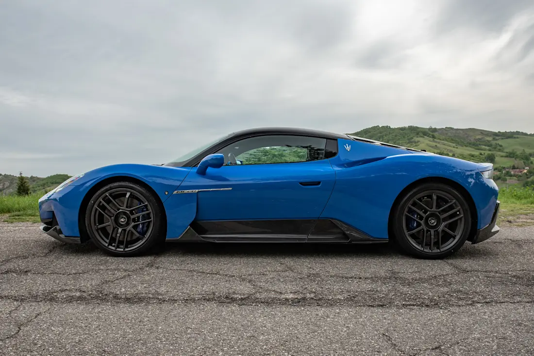 Maserati-MC20-2021-Side2 Maserati-MC20-2021-Side2