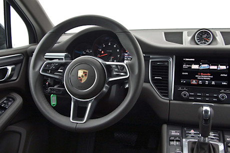 Editorial 2017 porsche macan 19 lw
