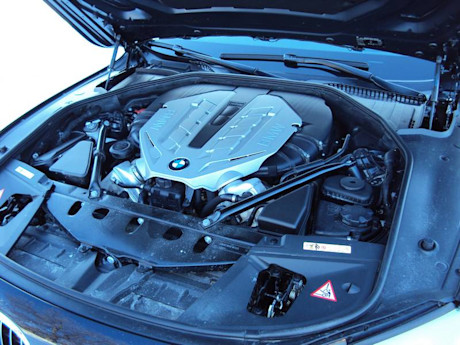 Editorial 2010 bmw 750li cc 014 7762